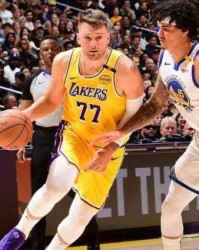 星空体育首页-东契奇“春晚”美美隐身 詹姆斯言论更是让人难绷