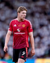 星空体育平台-德媒：霍伊伦威胁不足&amp;杰克逊欠缺纪律性和稳定性，拜仁均无意