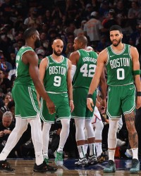 星空体育APP-交易热潮开启！Shams：凯尔特人仍在就多名核心球员交易进行谈判