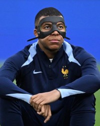 星空体育官方网站-姆总不在，格列兹曼带着法国前锋们表演花式浪射